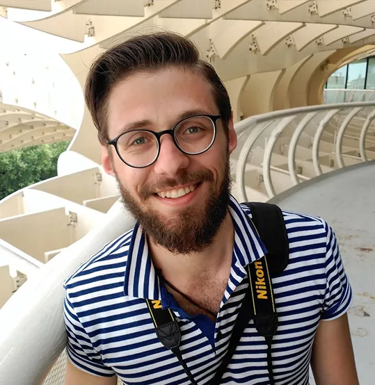 Profesor de italiano Thomas Academia Kintsu